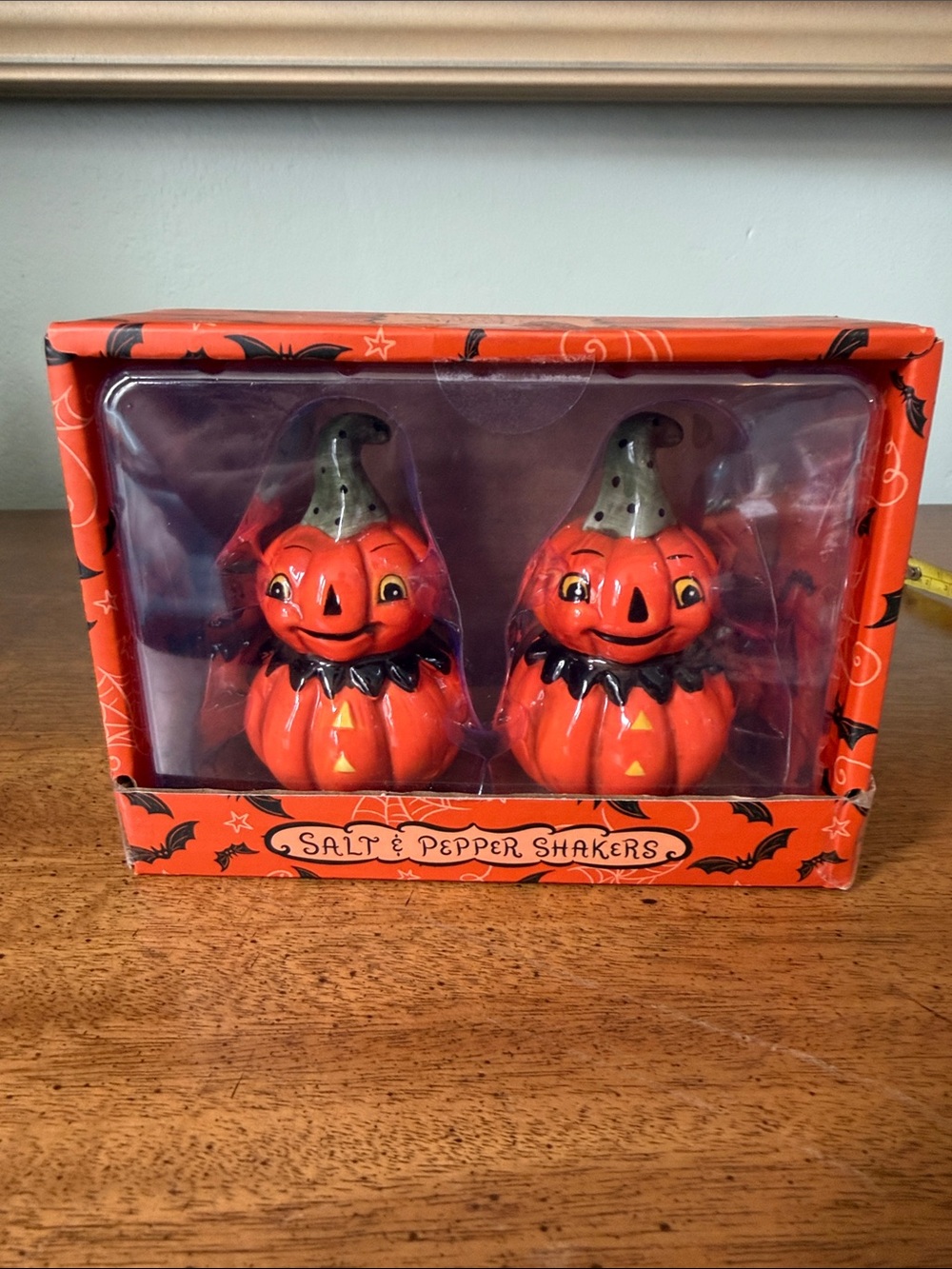 Johanna Parker Jack-O’-Lantern Pumpkin Salt & Pepper Shakers NIB - Vintage Style